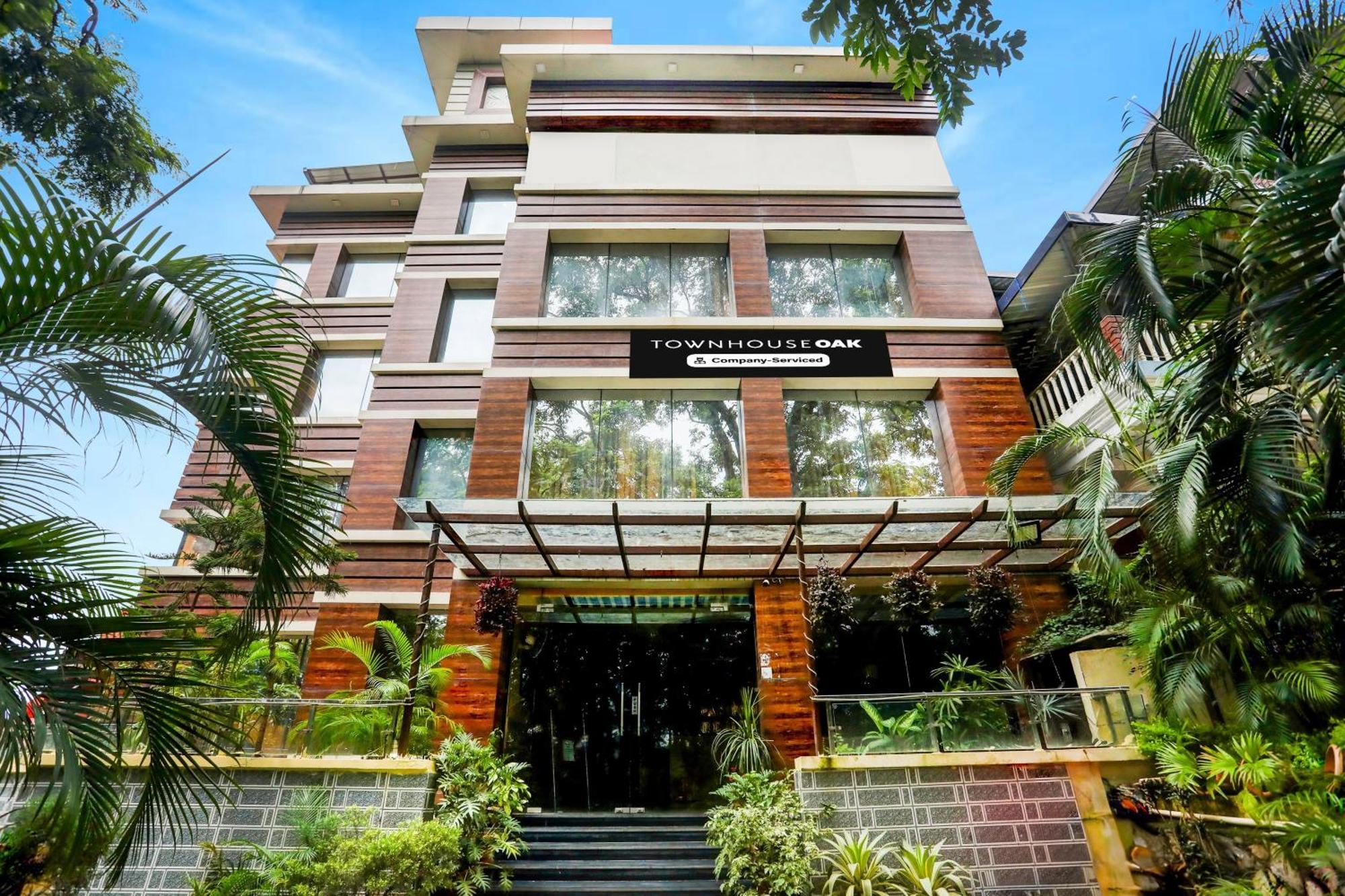 Super Townhouse Oak Pacify Hills Hotell Rājpur Eksteriør bilde